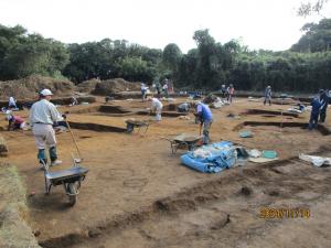 大門遺跡の発掘の様子