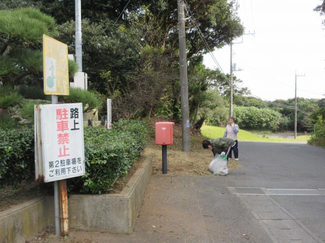 環境福祉草取り・花植え