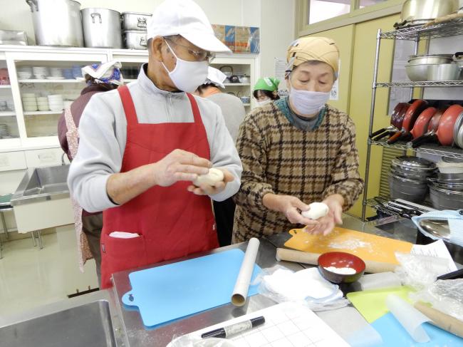 こねた中華まんの生地の写真