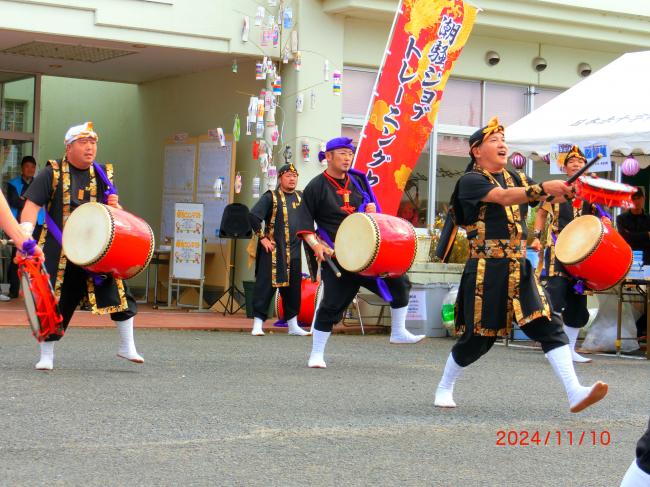 鹿嶋琉球太鼓演舞の様子