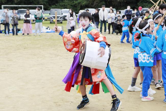 太鼓囃子の男の子