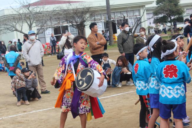 太鼓囃子の男の子