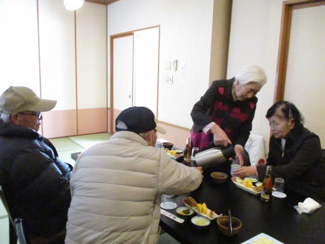 昼食の様子