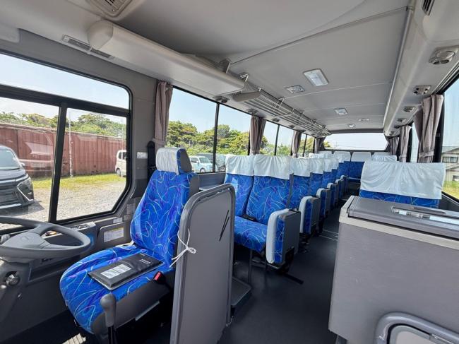 いすゞジャーニー　車内
