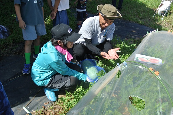 スイカの重さを感じてます