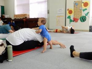 つかまりだちができるようになりました