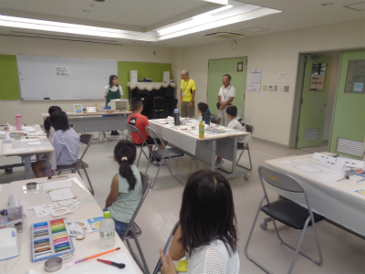 先生の説明を聞きます