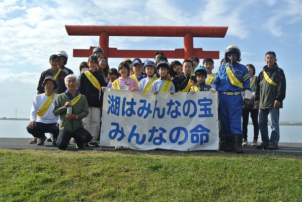 一の鳥居前で記念写真