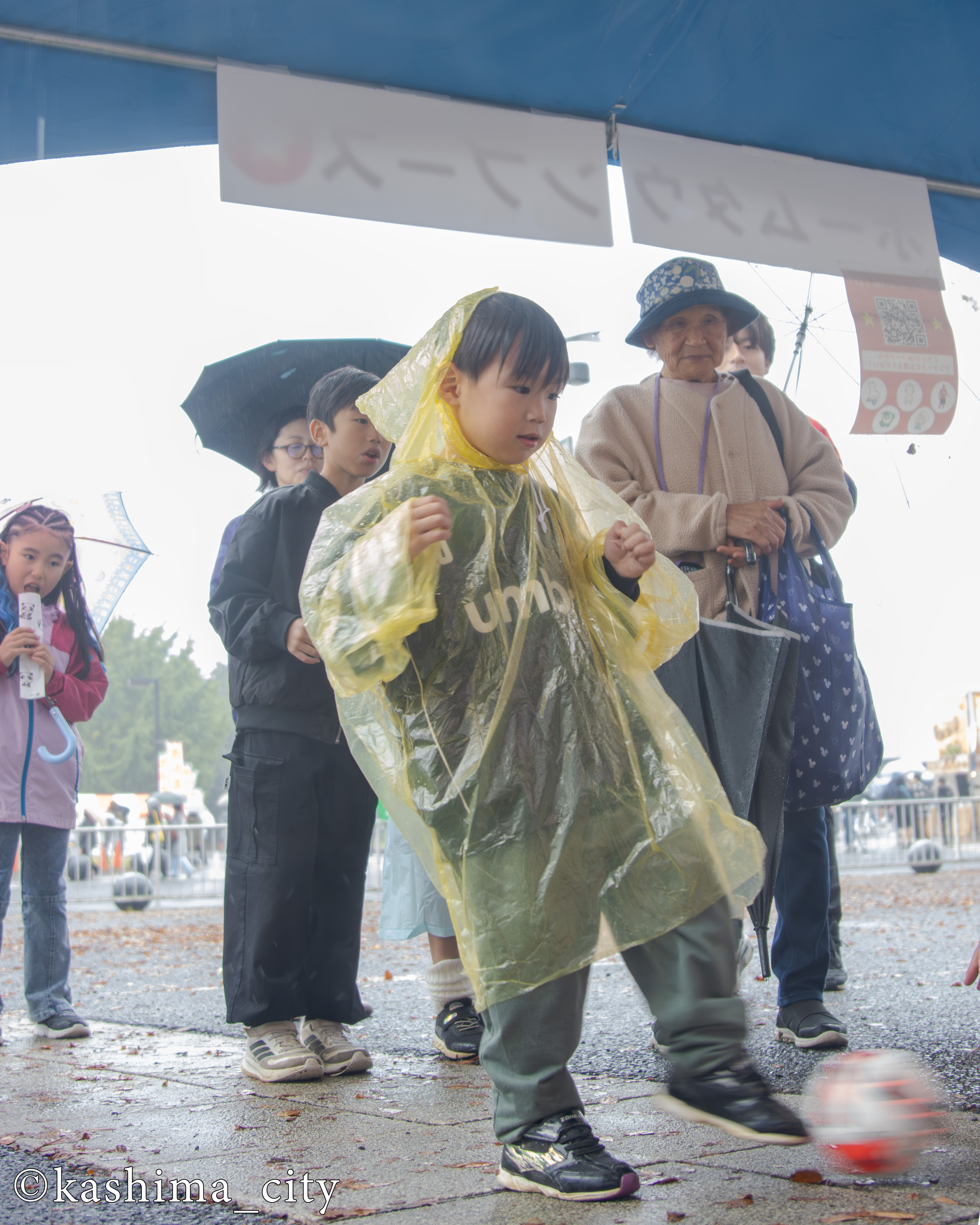 スポーツチャレンジコーナーに参加する様子