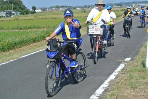 北浦堤防をサイクリング