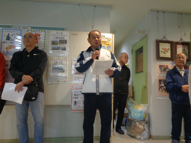 挨拶をするまちづくり委員長