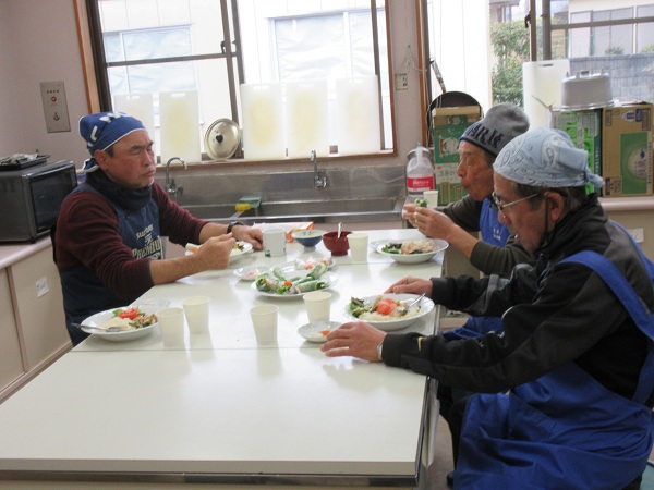 出来上がった料理の会食