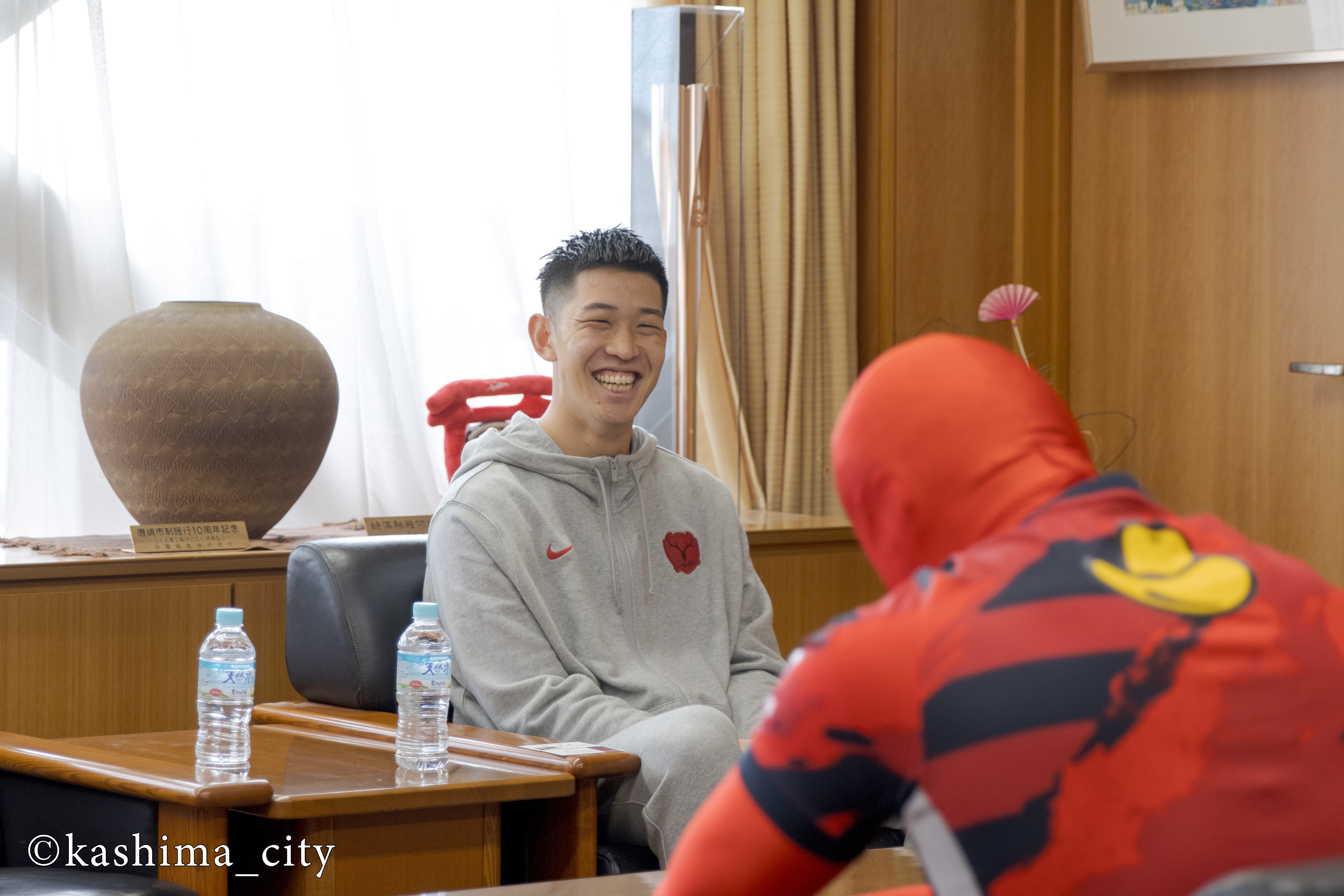 早川選手とタイツマン