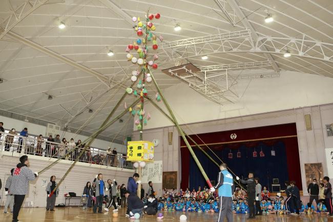 ミニ提灯まつりで使う竹の写真