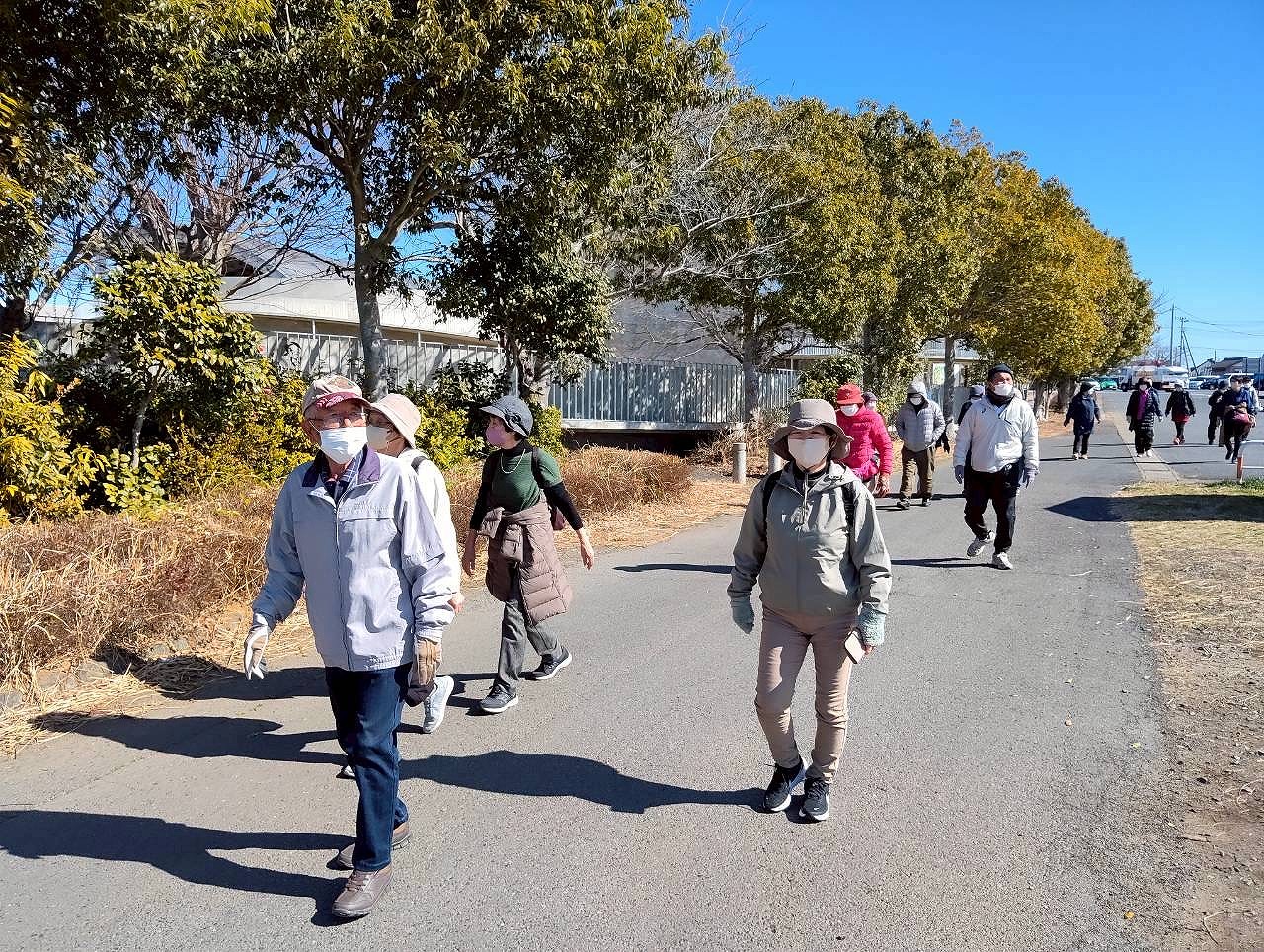 霞ヶ浦移動ウォーキングの様子