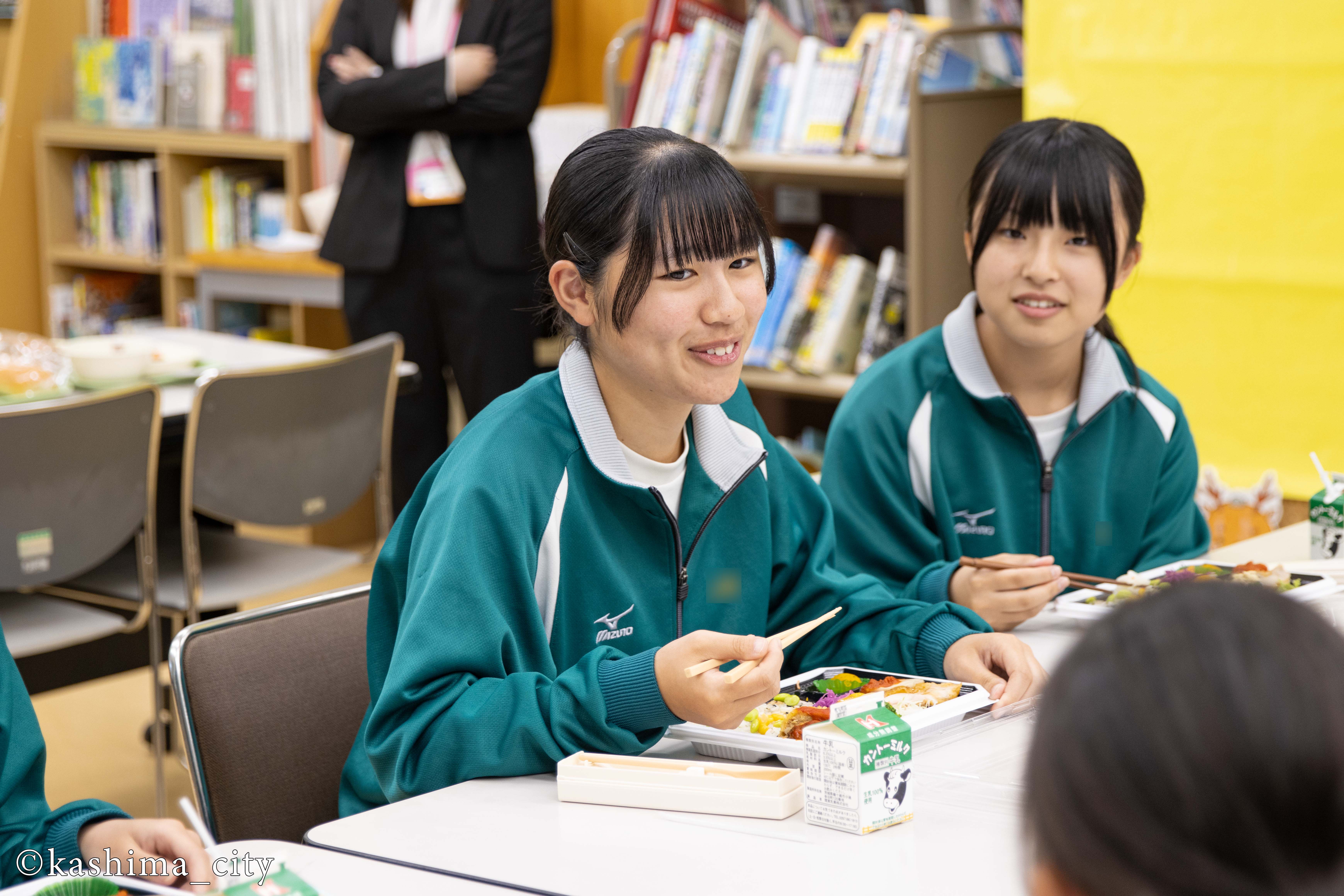 試食会の様子③