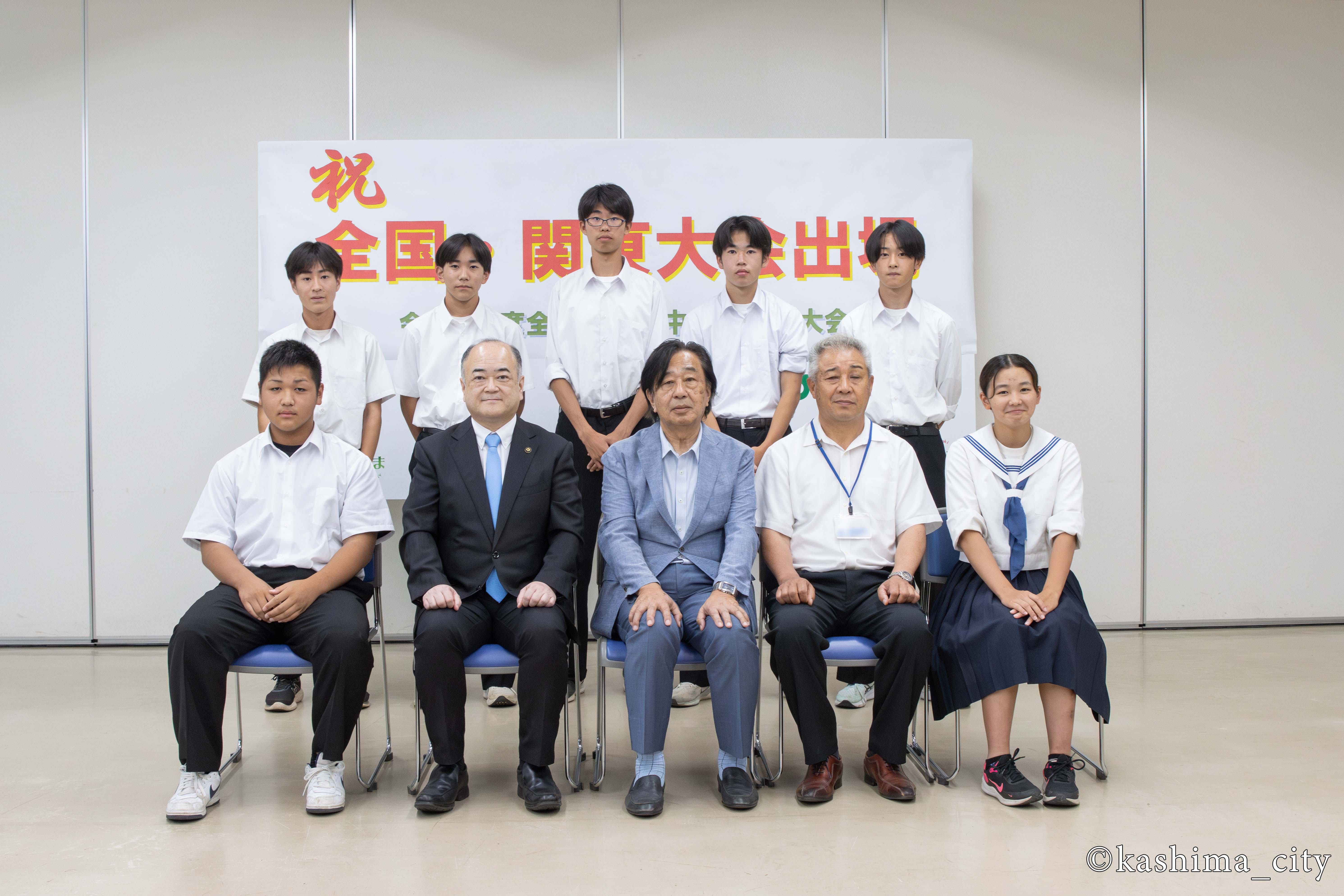 田口市長、川村教育長、大野中学校の皆さん