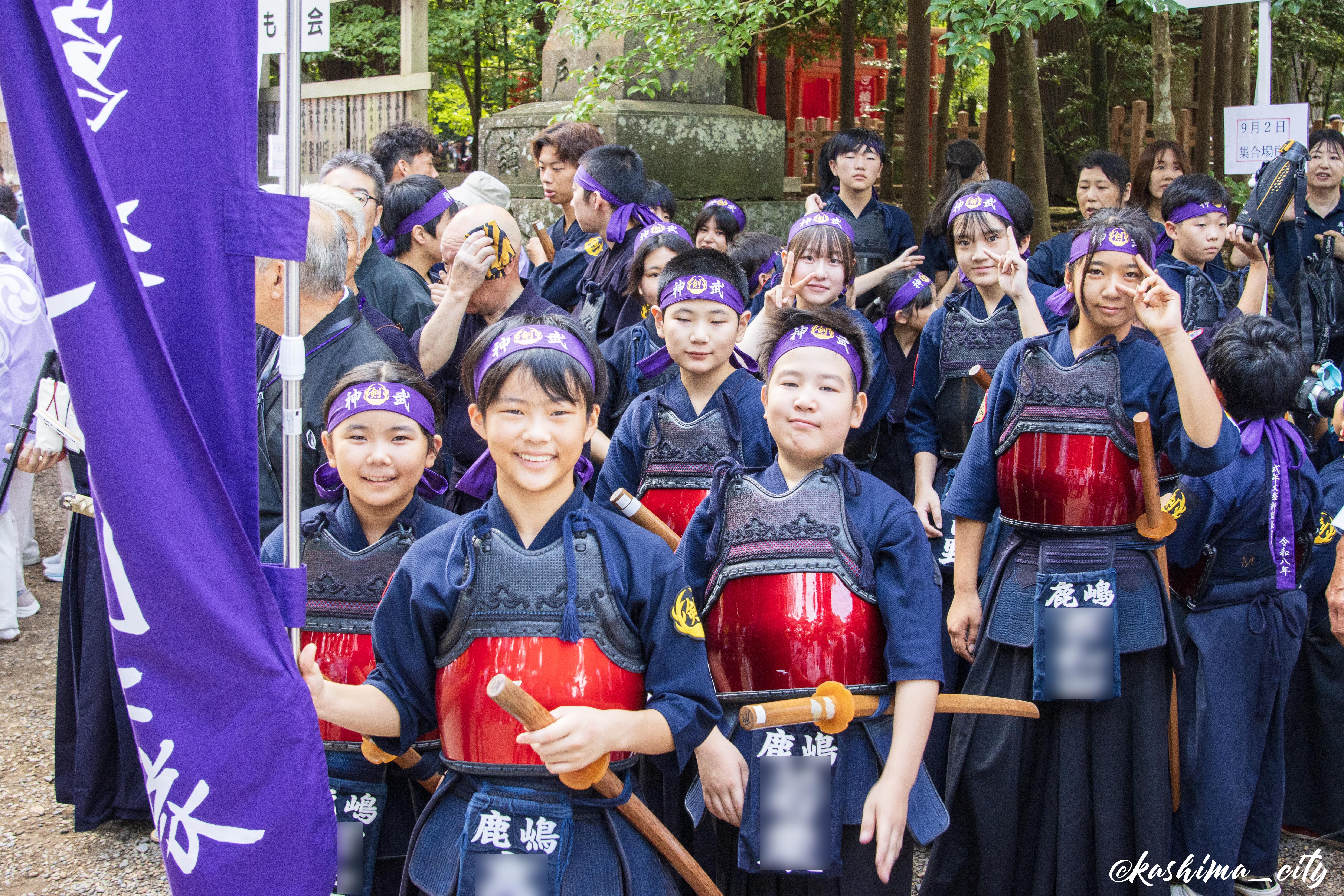 行列に参加した子どもたち