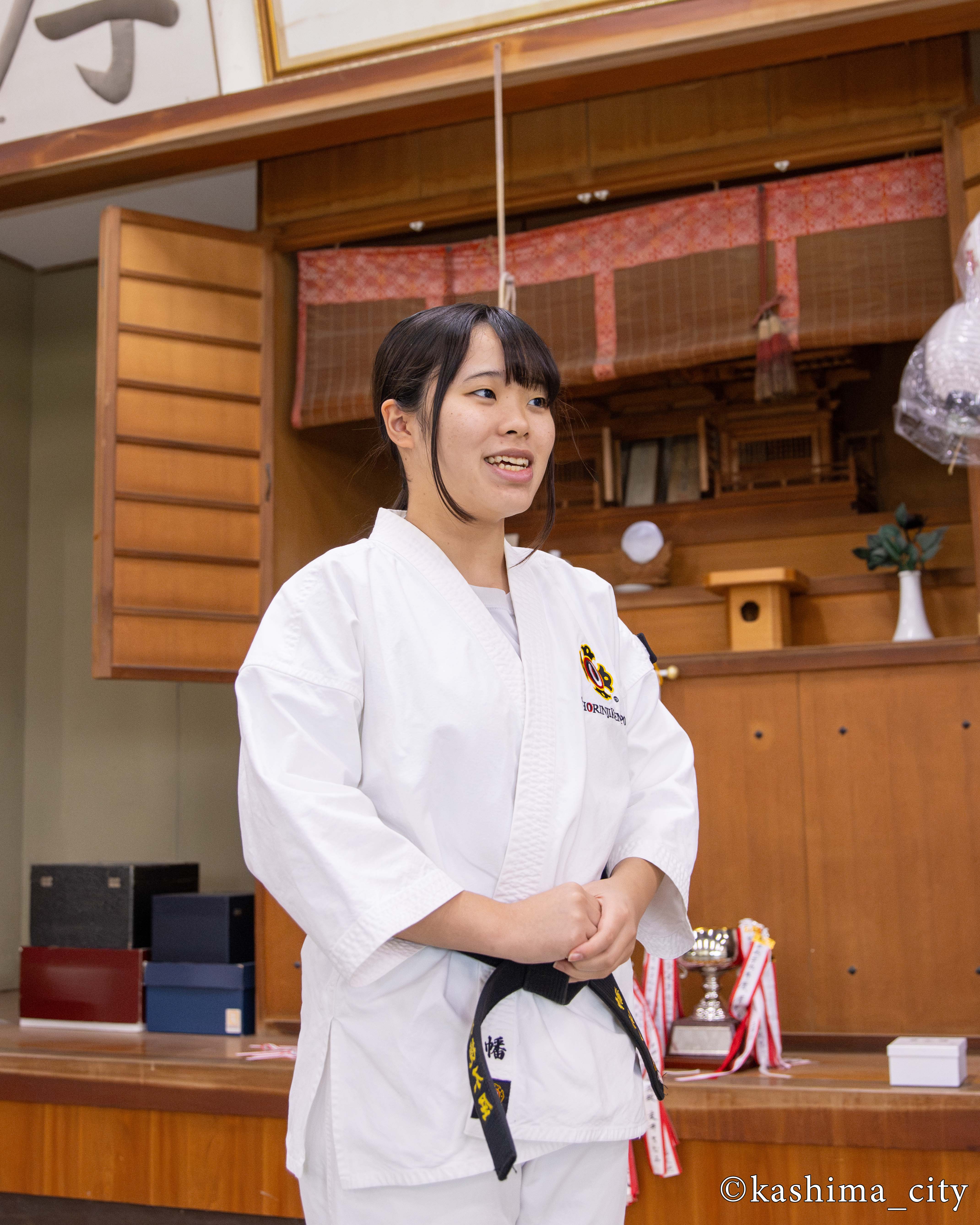 大会の感想を述べるの幡さん